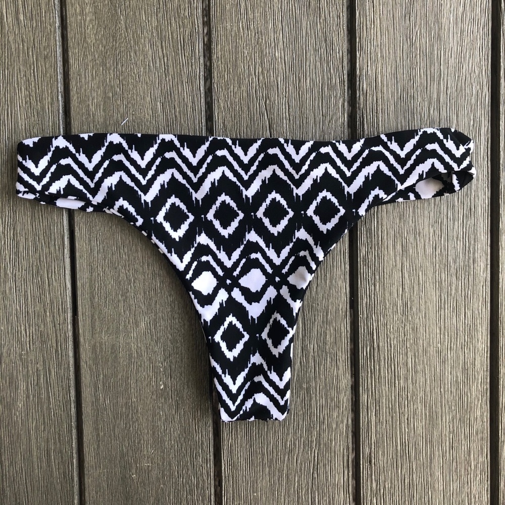 CUTE Black and White Swimwear Bottoms!